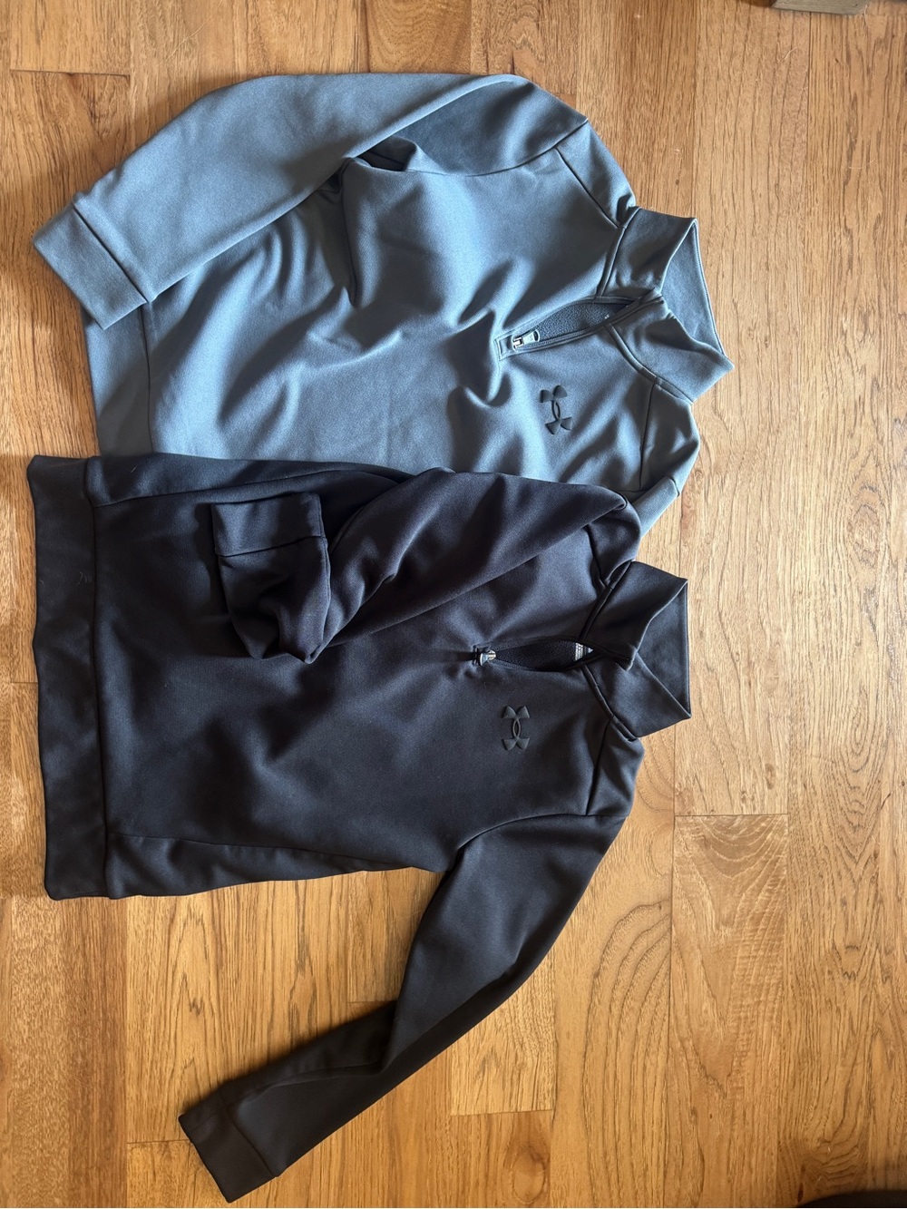 Under Armour BOYS (M) Half-Zip Pullovers - Gray and Black